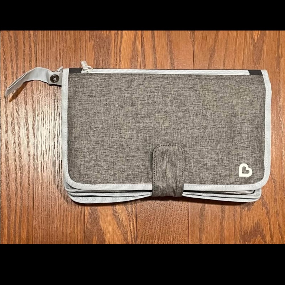 Munchkin Go Portable Changing Pad - NEW